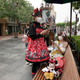 Imagen para el artículo titulado Un paseo en imágenes por la Disneylandia de la nueva normalidad tras el coronavirus